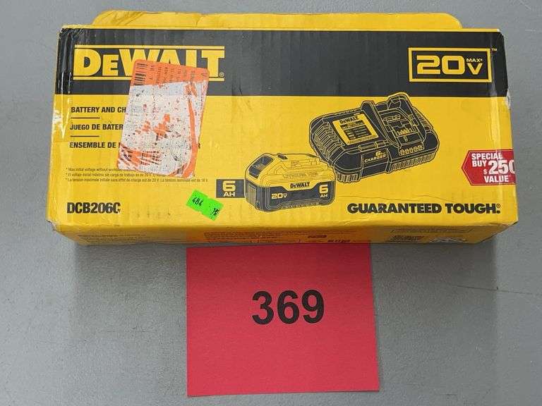 DEWALT 20V BATTERY & CHARGER SET IN BOX