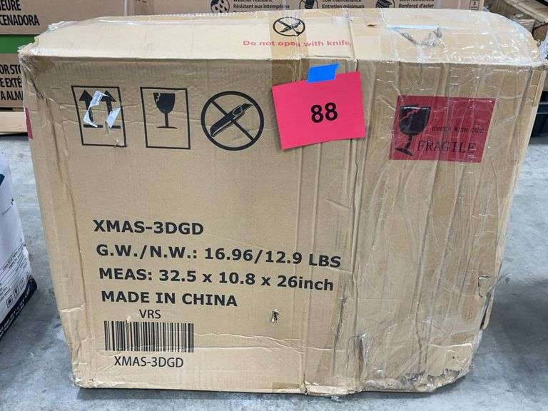 HOLIDAY DEER FAMILY IN BOX