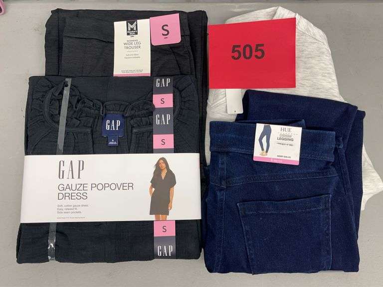 4PC WOMENS CLOTHING LOT SIZE SMALL