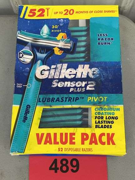 PACK OF GILLETTE RAZORS