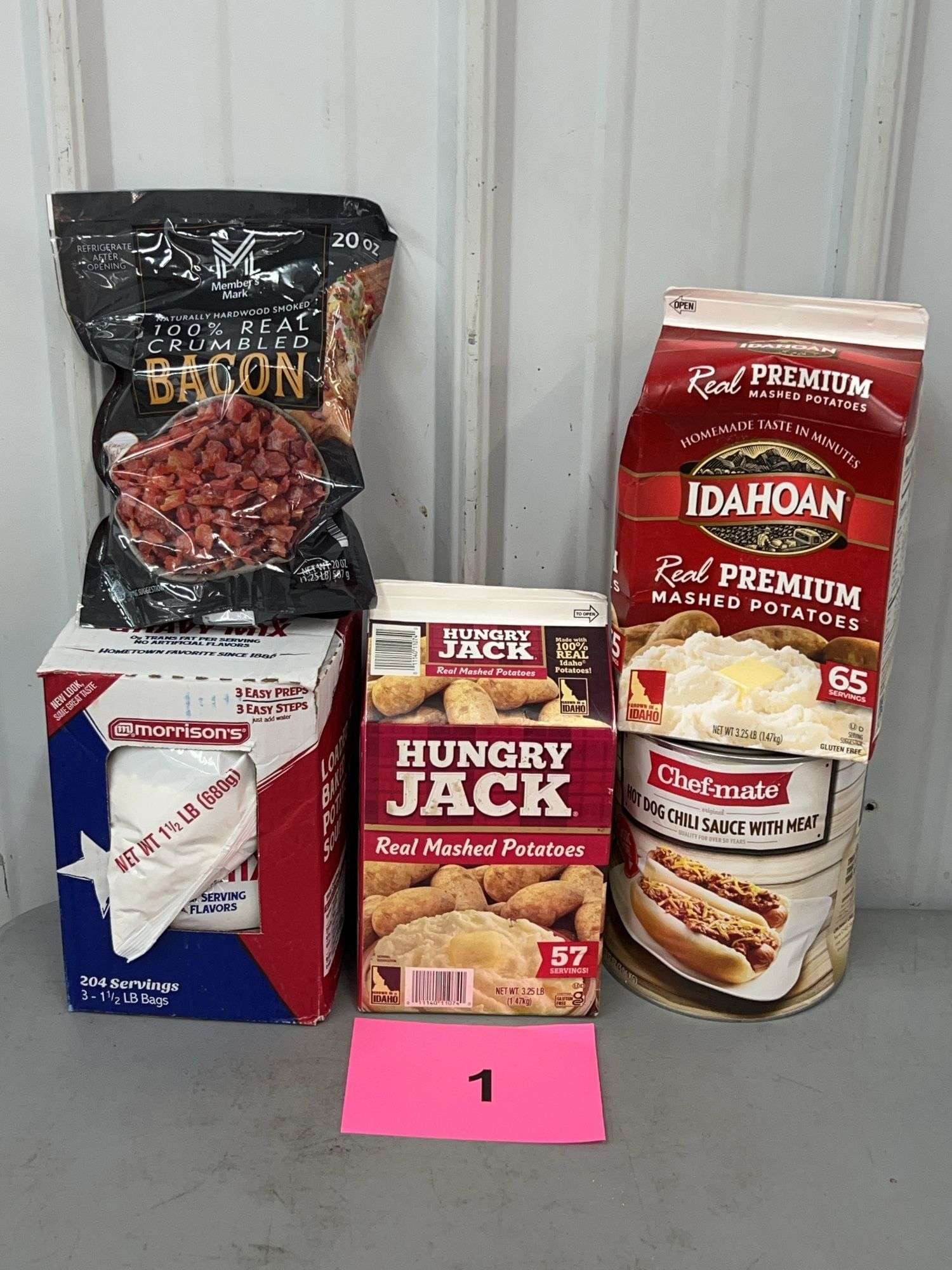 MISC LOT OF FOOD ITEMS - SEE PHOTOS - Earl's Auction Company
