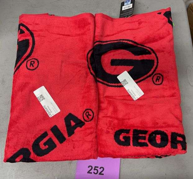 (2) GEORGIA BULLDOGS BEACH TOWELS