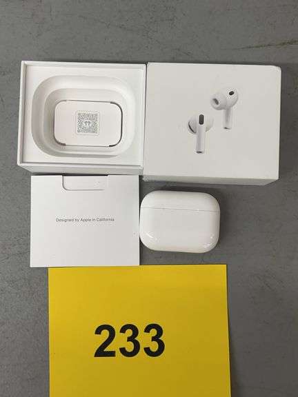 PRE-OWNED APPLE AIRPODS PRO 3 IN BOX