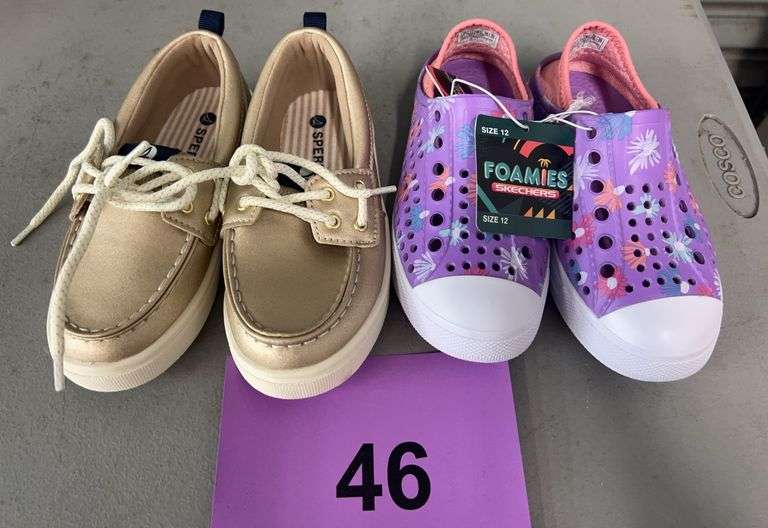 (2) GIRLS SHOES SIZE 12