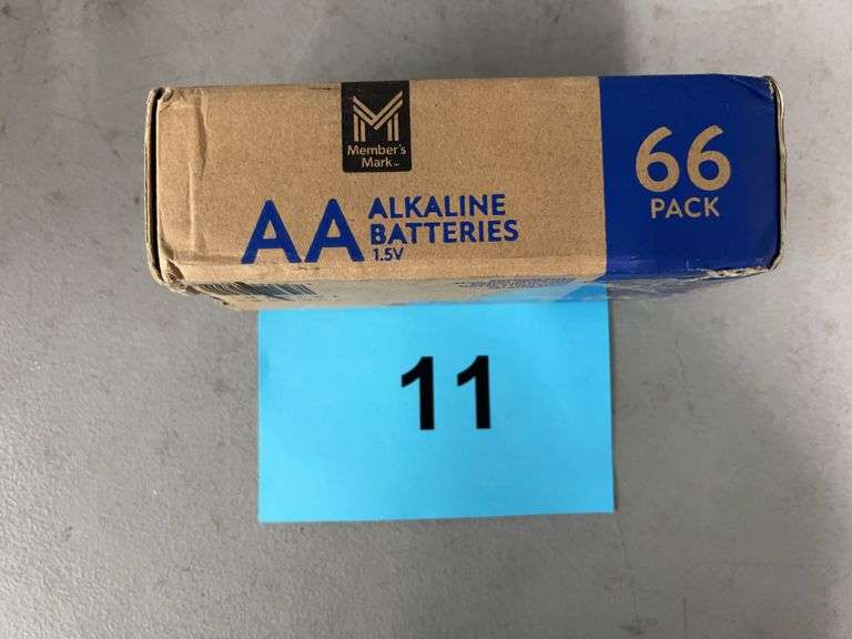 BOX OF AA ALKALINE BATTERIES 1.5V