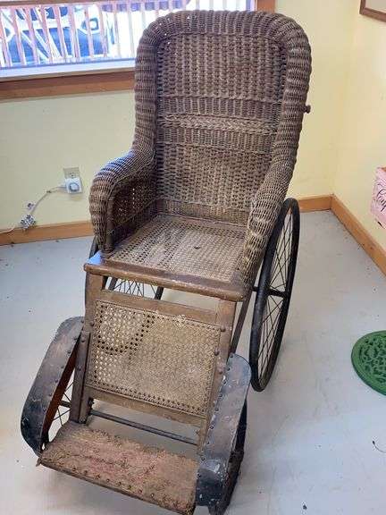 ANTIQUE WICKER BOARDWALK CHAIR/ WHEELCHAIR
