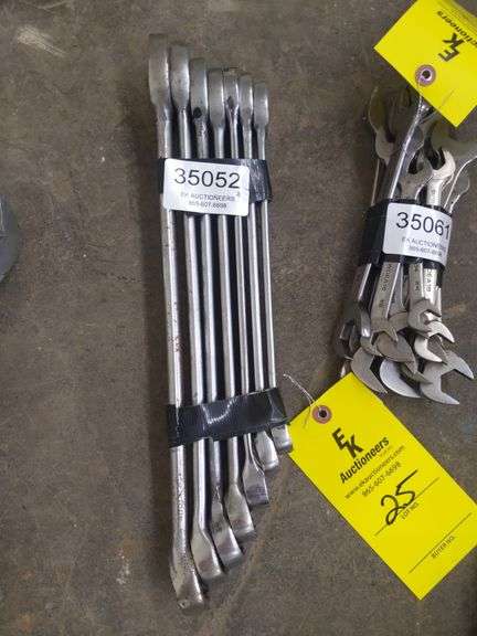 SET OF JOHN DEERE 13/16"-1 1/4" WRENCHES