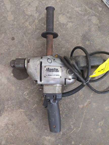 BLACK & DECKER 1/2" DRIVE ELECTRIC DRILL