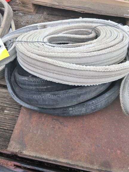 (2) USED NYLON LIFTING SLINGS