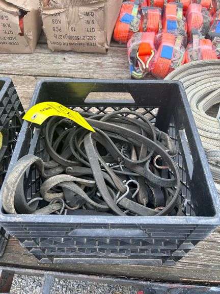 BASKET OF BUNGEE STRAPS