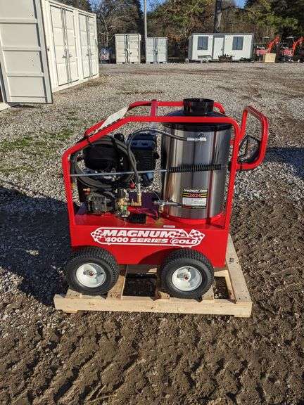 UNUSED MAGNUM 4000 GOLD HOT WATER PRESSURE WASHER