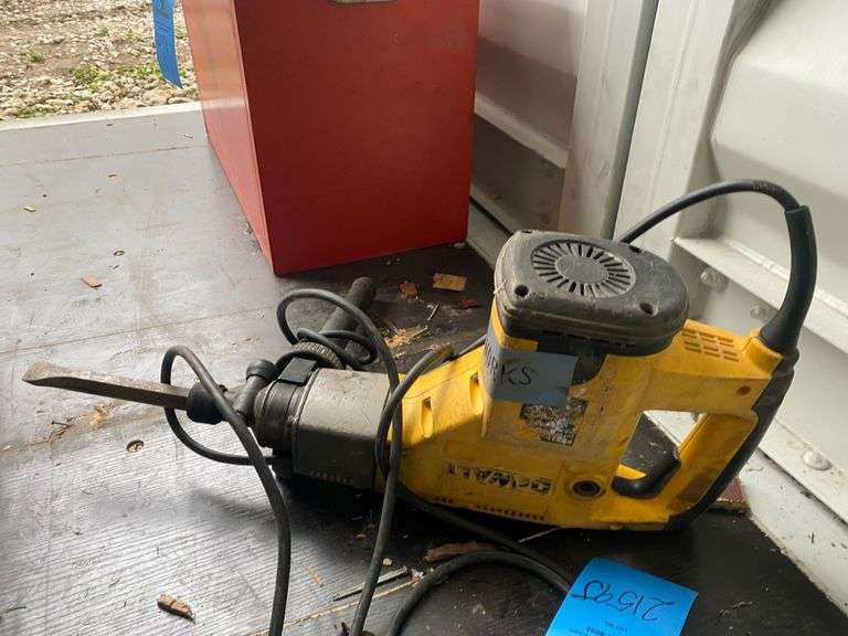 DEWALT ROTARY HAMMER