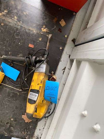 DEWALT ROTARY HAMMER
