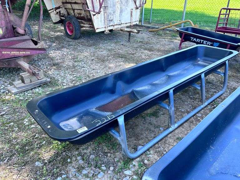 TARTER SMALL ANIMAL FEEDER EK Auctioneers LLC