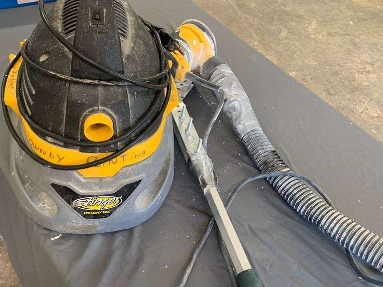 STINGER WET/DRY VAC WITH DEWALT SANDING ATTACHMENT