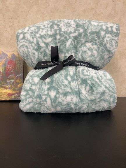 VERA BRADLEY PLUSH THROW BLANKET WITH THOMAS KINKADE "THE GOOD LIFE" 8.5" CANVAS PRINT