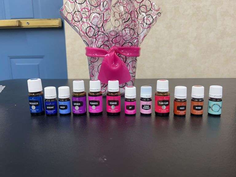 YOUNG LIVING ESSENTIAL OILS