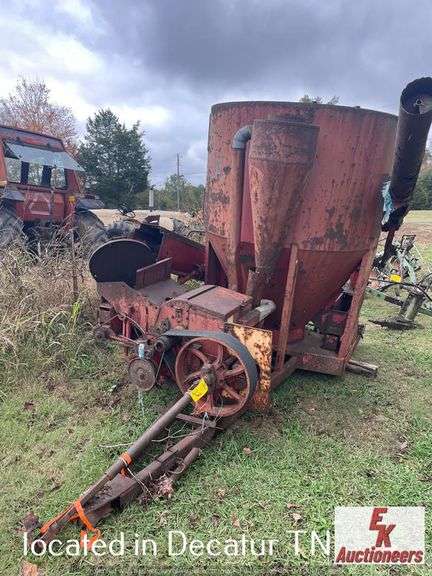 MASSEY FERGUSON 15 GRINDER MIXER