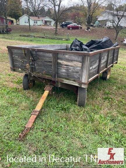 NEW HOLLAND DUMP WAGON