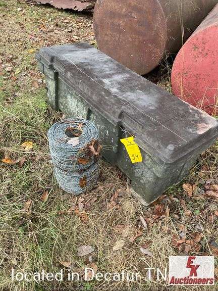 TOOL BOX W/ 7 ROLLS BARB WIRE