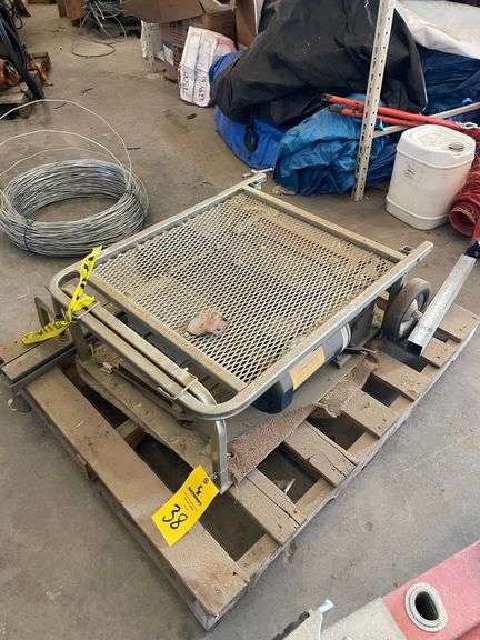 NATIONAL FLOORING EQUIPMENT 72 HIGH PERFORMANCE POWERED CARPET PULLER