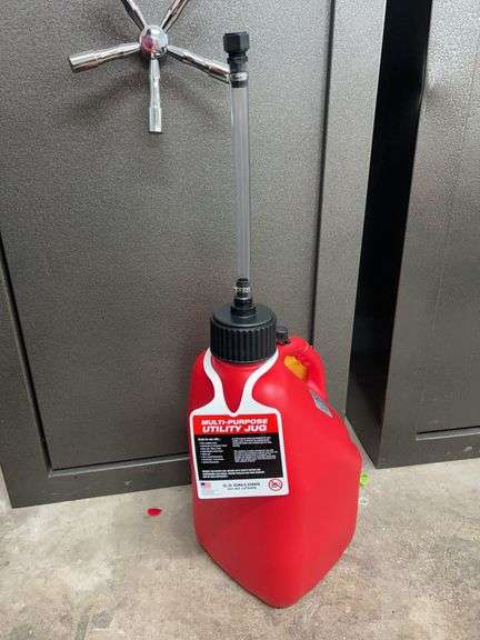 UNUSED 5.5 GALLON MULTI USE UTILITY JUG
