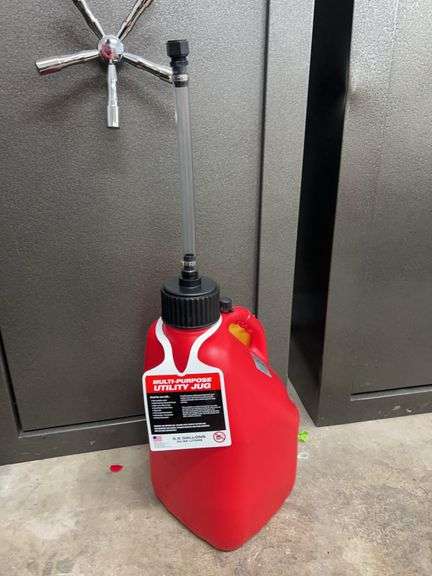 UNUSED 5.5 GALLON MULTI USE UTILITY JUG