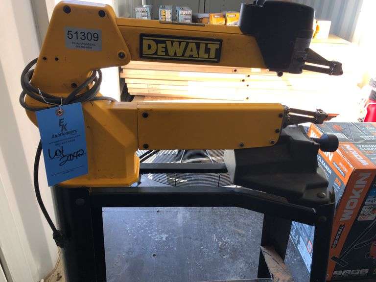 DEWALT SCROLL SAW