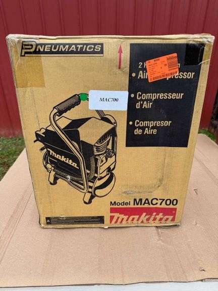 UNUSED MAKITA MODEL MAC7000 2HP AIR COMPRESSOR