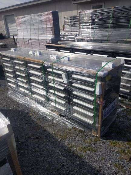 UNUSED 10' 30 DRAWER WORK BENCH