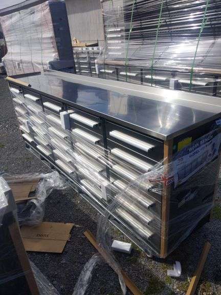 UNUSED 10' 30 DRAWER WORK BENCH