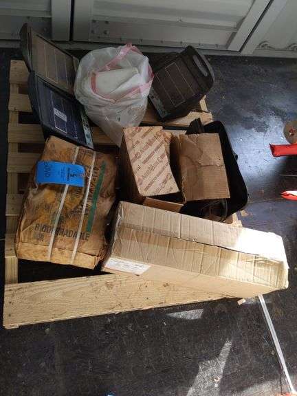 QTY (2) AMERICAN FARM WORKS 10 MILE SOLAR PANELS, 3 LIGHT VANITY LIGHT, PLASTIC CALK BOTTLES, BRAZIL