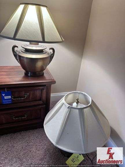 (2) MATCHING TABLETOP LAMPS