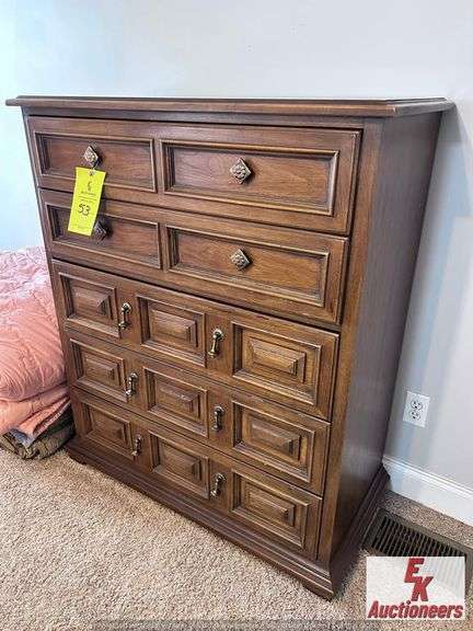 DREXEL 5DRAWER CHEST OF DRAWERS--39X19X47