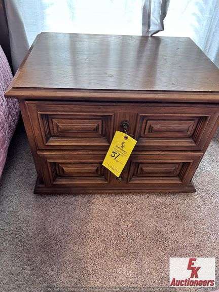 (2) DREXEL MATCHING NIGHTSTANDS--28X20X20