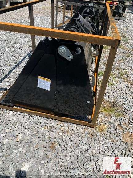 UNUSED TOPCAT 4-IN-1 BUCKET