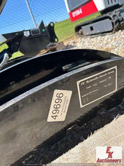 UNUSED 43" 7TON EXCAVATOR HYDRAULIC THUMB