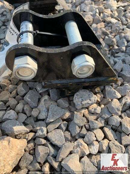 UNUSED TPM MINI EXCAVATOR QUICK HITCH