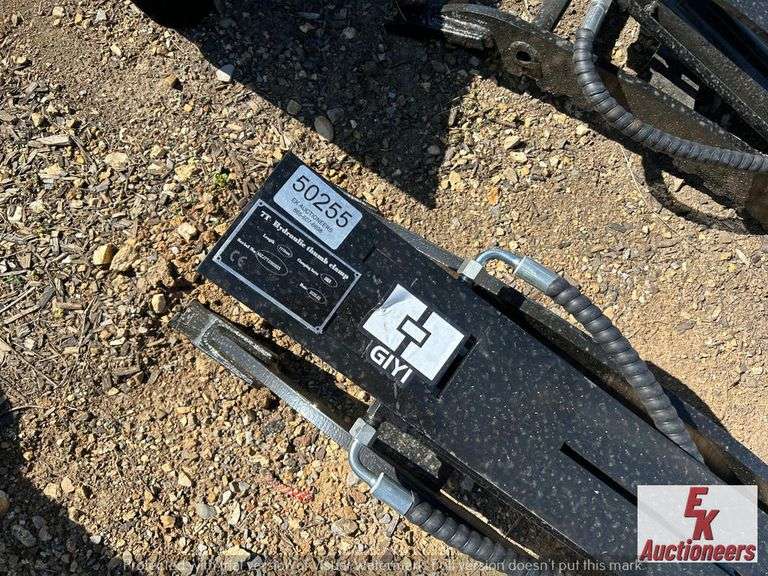 UNUSED 7T HYDRAULIC THUMB