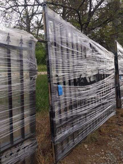 UNUSED 20' BI-PARTING WROUGHT IRON GATES DEER SCENE