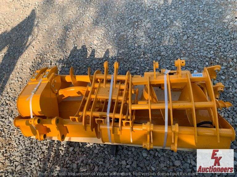 UNUSED MINI EXCAVATOR ATTACHMENT SET