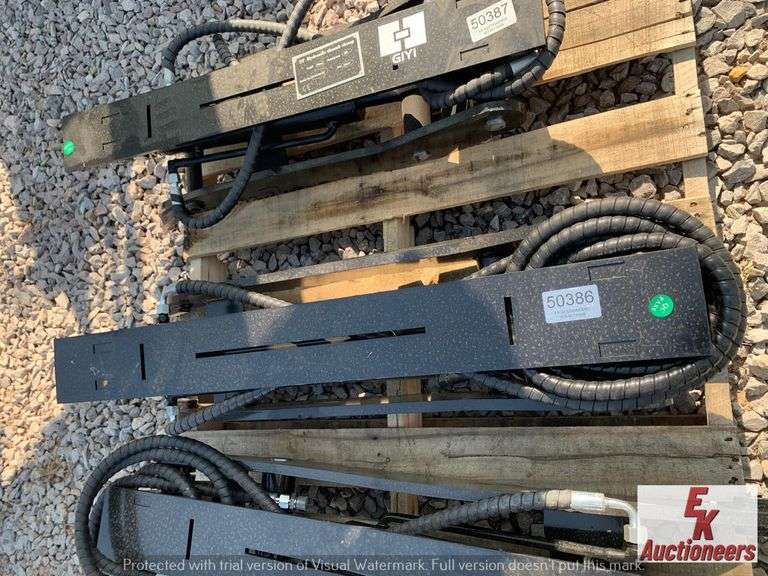 UNUSED 5T HYDRAULIC THUMB