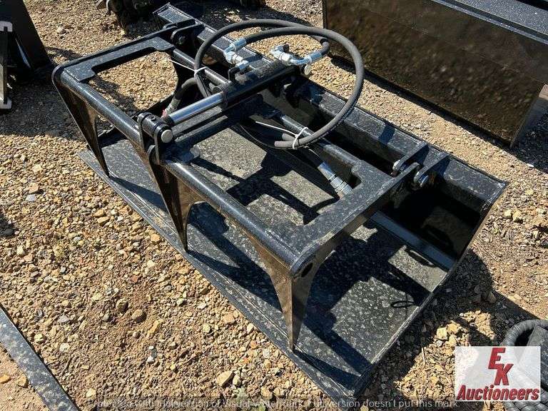 UNUSED GRAPPLE BUCKET QYXP-44C FOR WALK BEHIND SKID STEER
