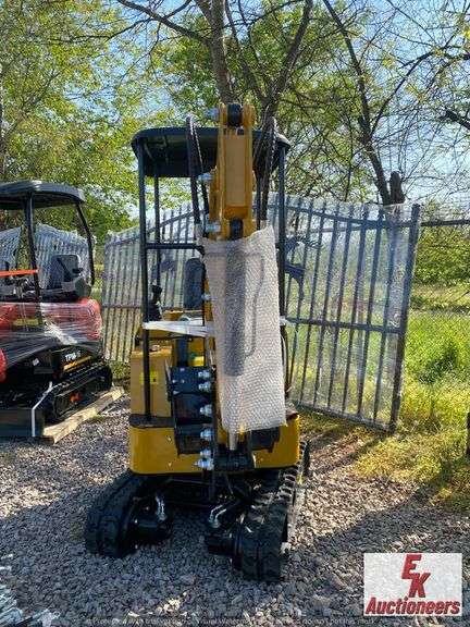 UNUSED MINI EXCAVATOR MODEL H15R