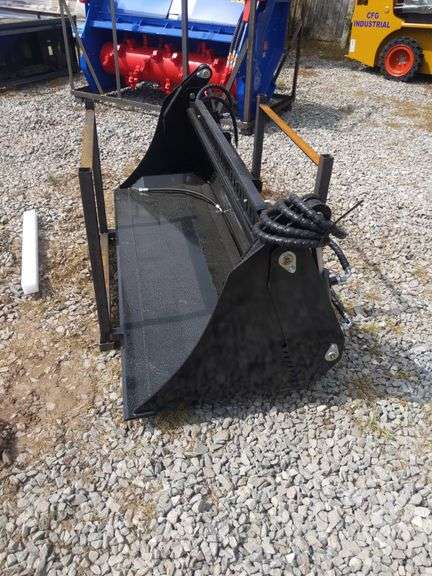 UNUSED SKID STEER 4-IN-1 BUCKET