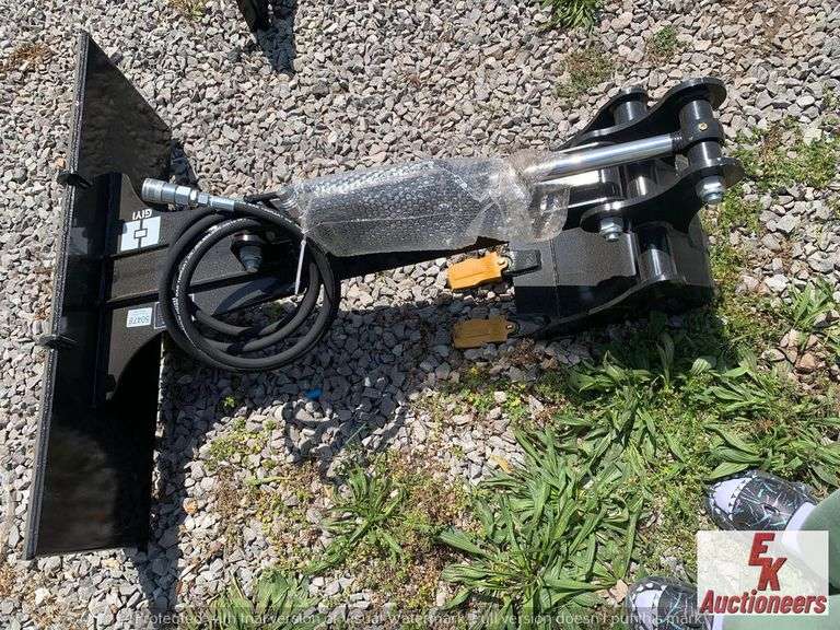 UNUSED GIYI SKID STEER BACKHOE ATTACHMENT