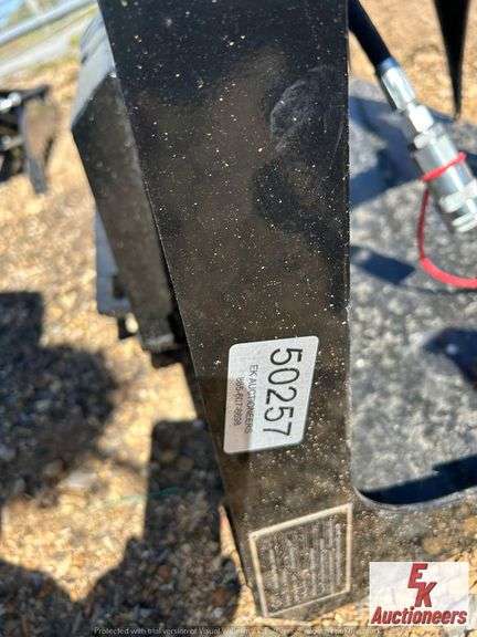 UNUSED GRAPPLE BUCKET QYXP-44C FOR WALK BEHIND SKID STEER