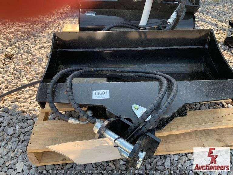 UNUSED TPM MINI EXCAVATOR 30" HYD TILT BUCKET