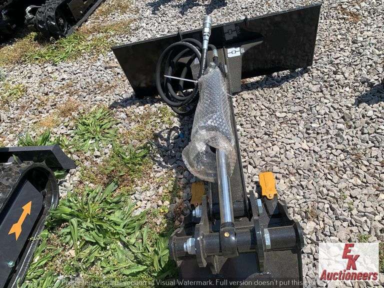 UNUSED GIYI SKID STEER BACKHOE ATTACHMENT