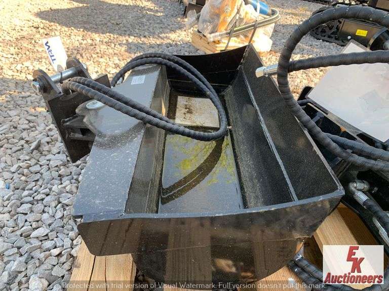 UNUSED TPM MINI EXCAVATOR 30" HYD TILT BUCKET